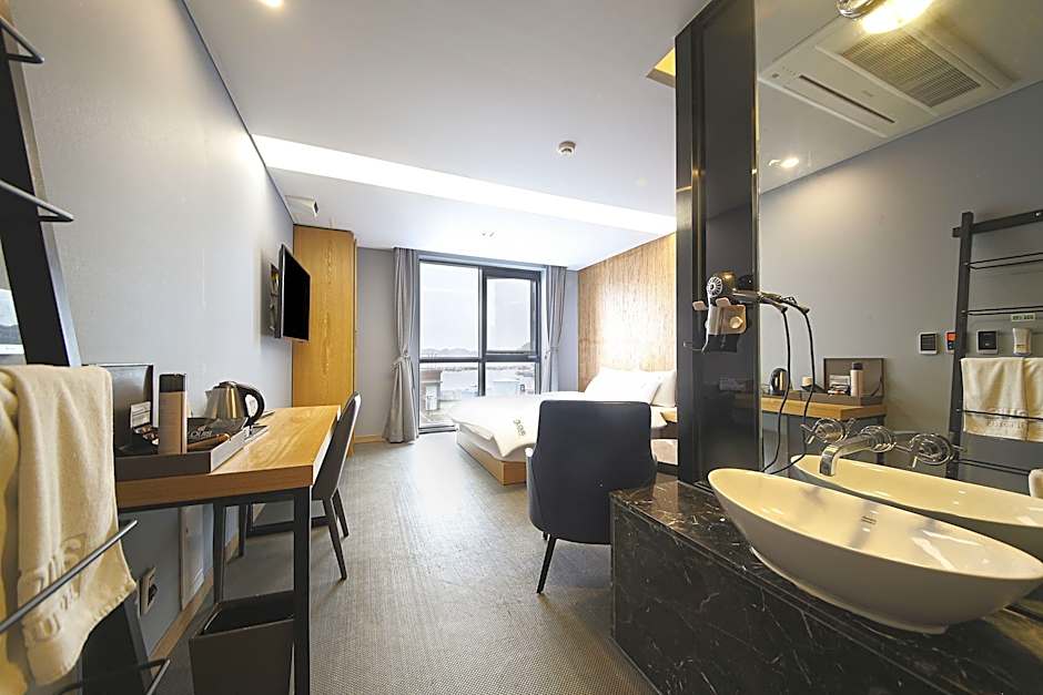 Louis Boutique Hotel