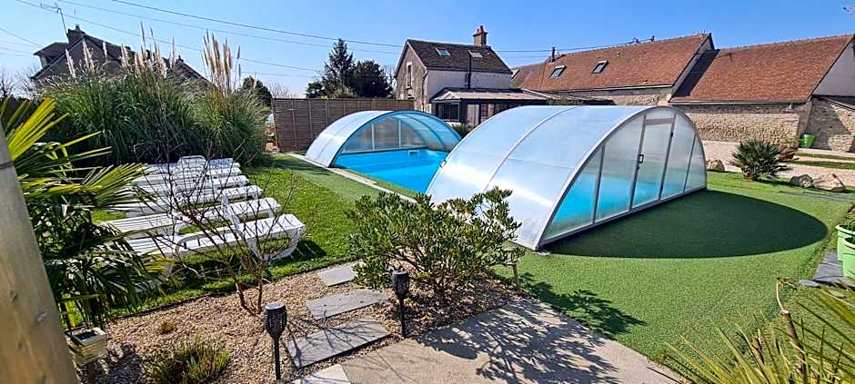 Gîte La Belle Aventure avec piscine et jacuzzi