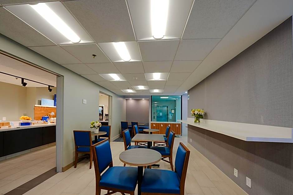 Holiday Inn Express & Suites Santa Clara - Silicon Valley By IHG