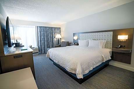 King Room with King Bed - Non-Smoking