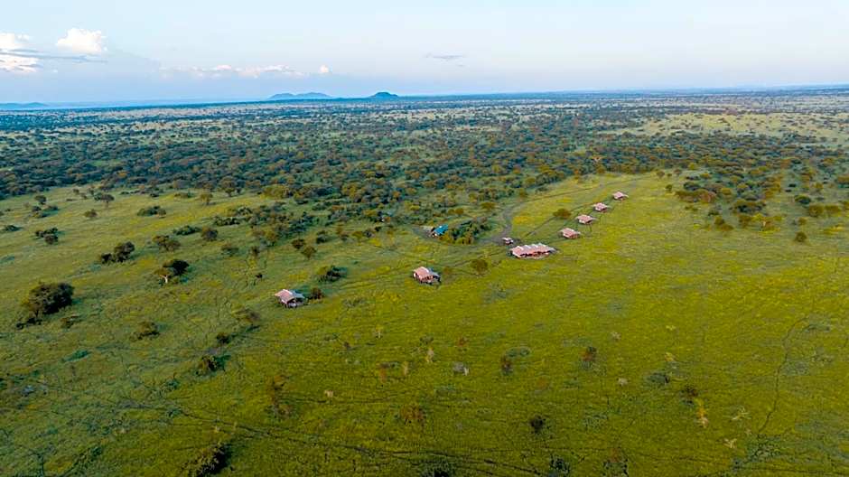 Escarpment Serengeti Luxury Camp