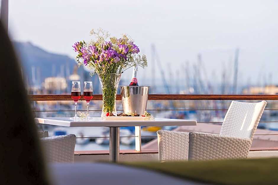 Simon's Town Quayside Hotel