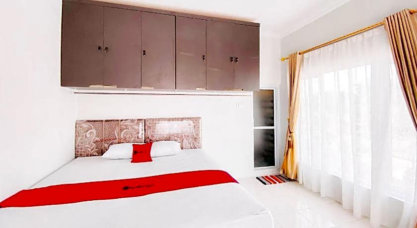 RedDoorz Syariah @ GCL Bukittinggi