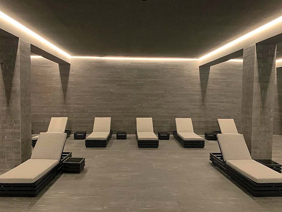 LOEV - VELA Hotels