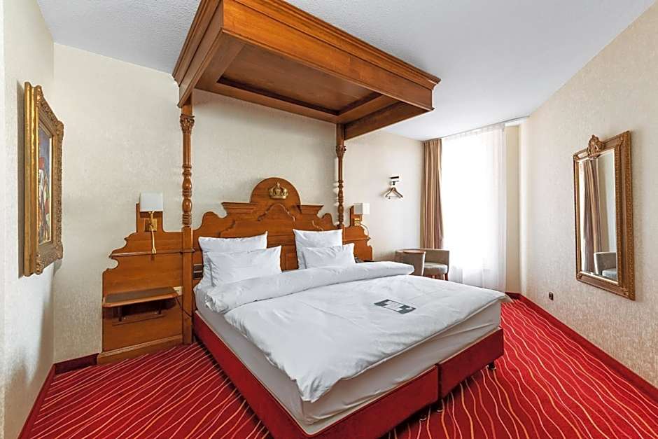 Kings Hotel First Class