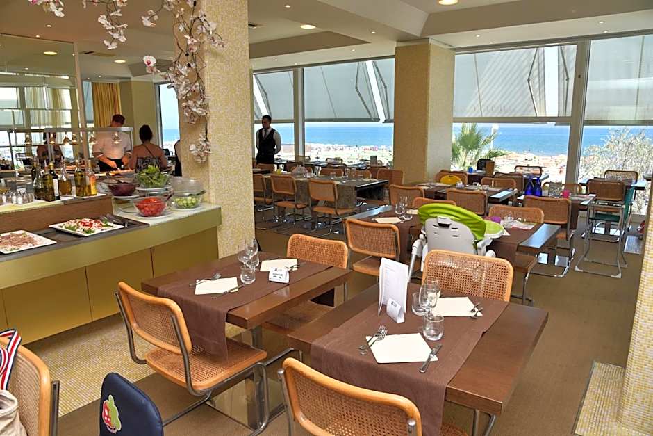 Hotel Fedora Riccione - FRONTE MARE