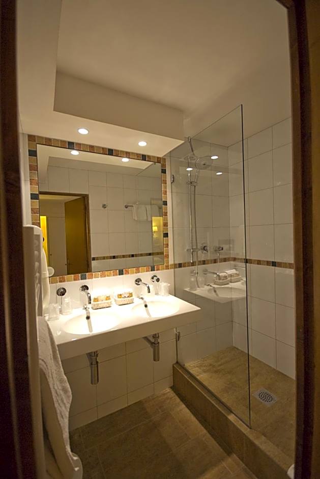 Hotel Saint-Paul Rive-Gauche