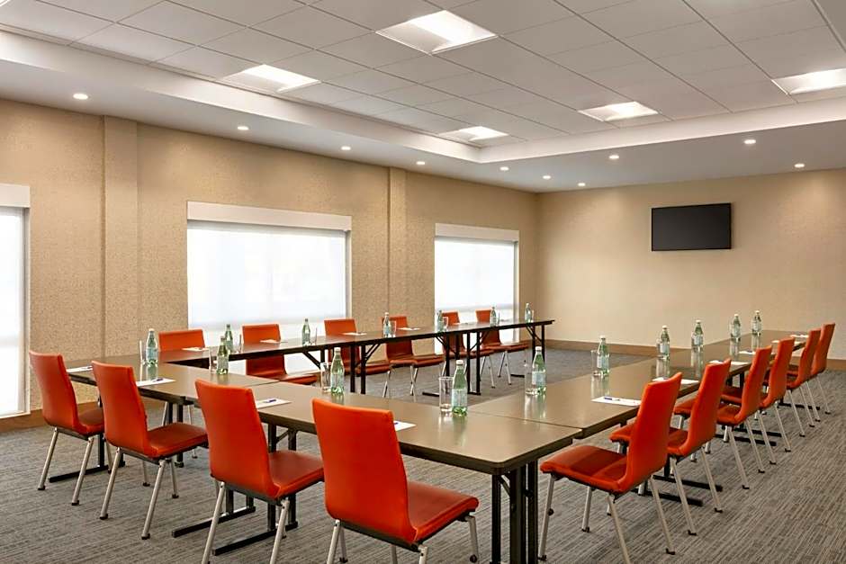 Holiday Inn Express & Suites Salisbury by IHG