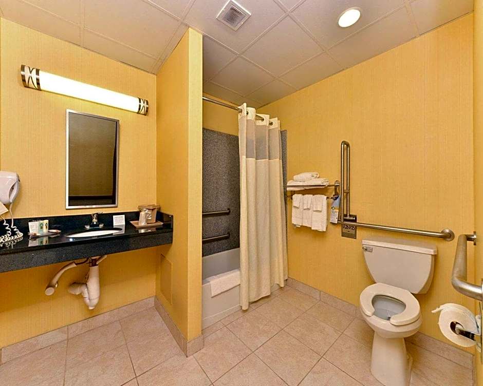 Quality Suites Stratford