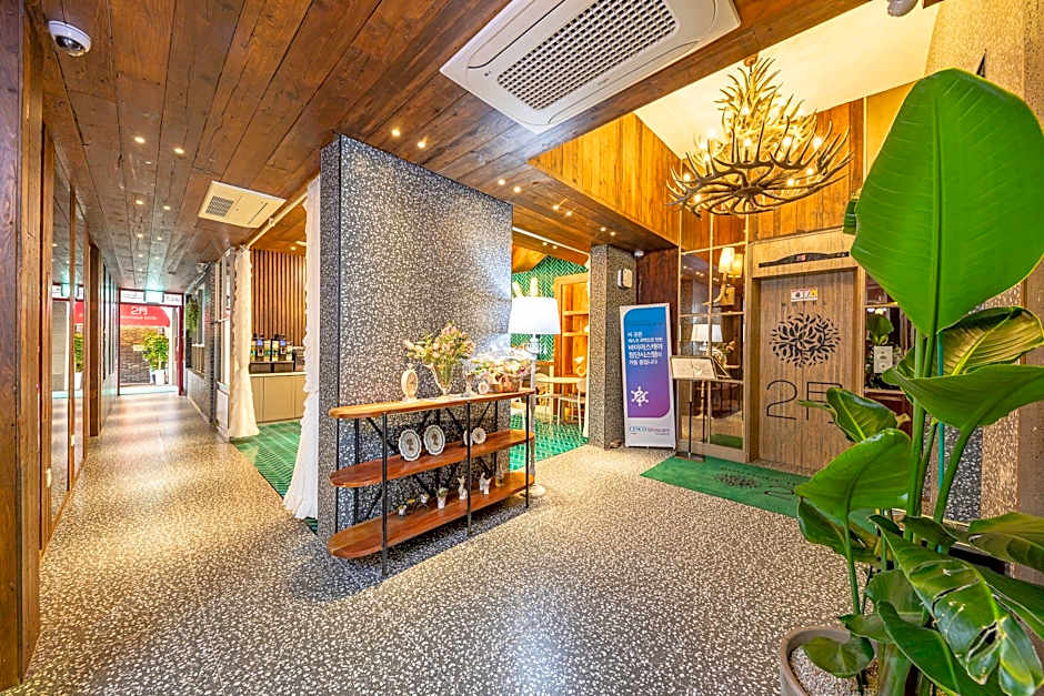 February Hotel SeongSeo