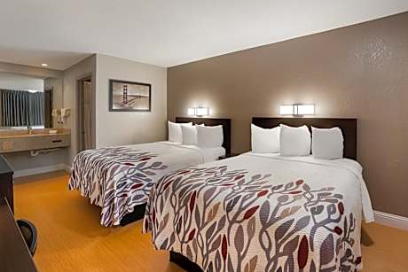 Deluxe Room with Two Double Beds Water View Non-Smoking