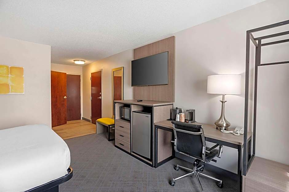 Comfort Inn & Suites Harrisburg-Hershey North
