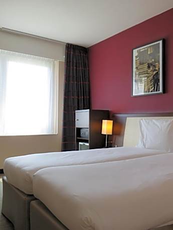 Standard Room 2 Singles Beds