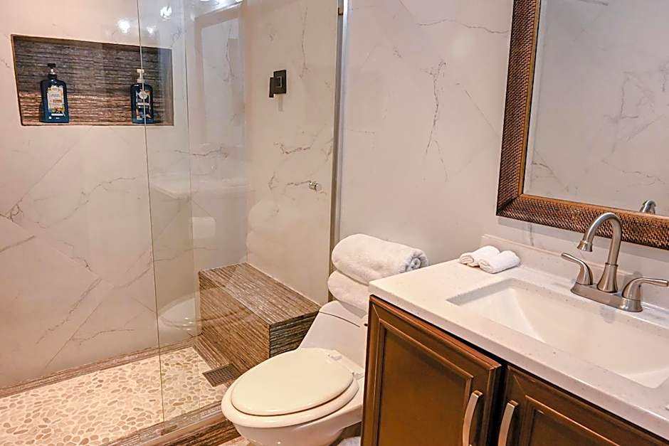 Tritons Place-Half Acre Oceanfront Paradise With Private Pool, Jacuzzi, Fire Pit, Beach Access