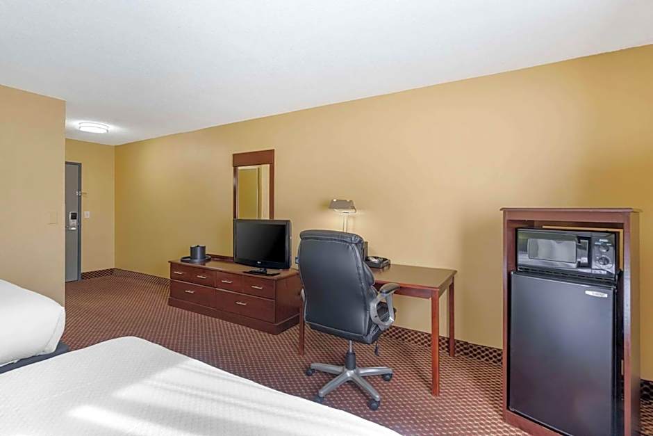 Quality Inn & Suites Bloomington University Area
