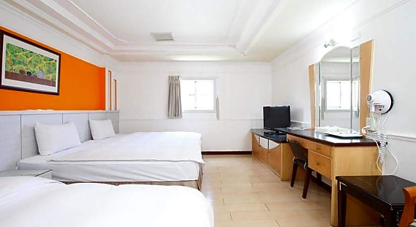 Enjoy Square Hotel