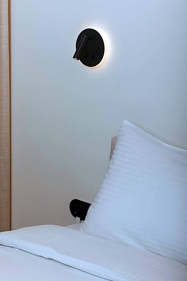 12 PYLES Living History