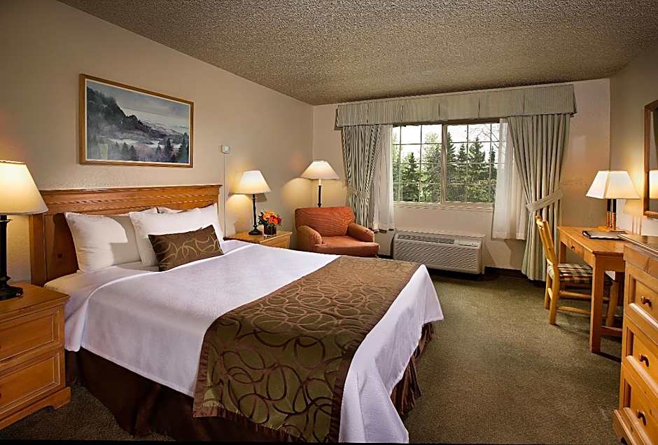 Coast Inn at Lake Hood
