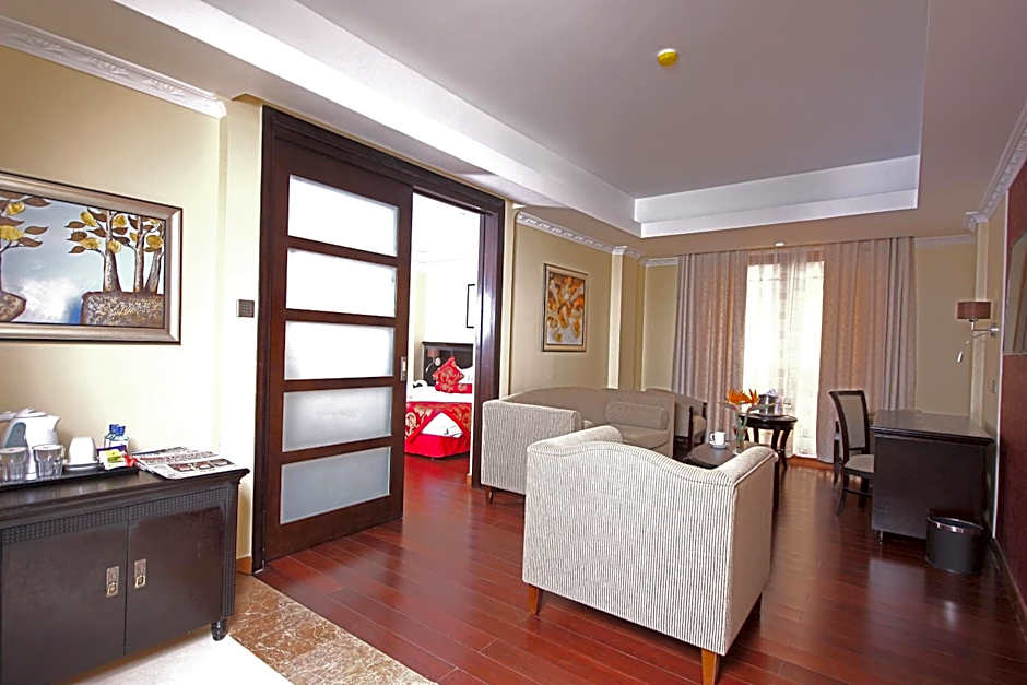 The White Rhino Hotel