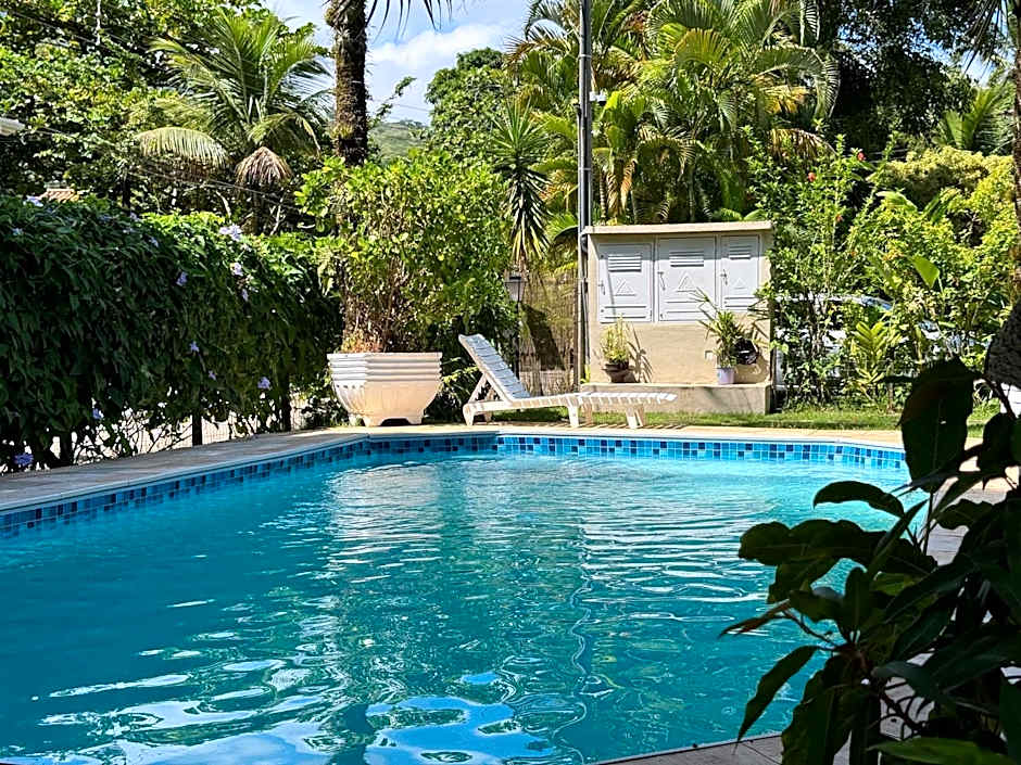 Casa com piscina privativa a 100m da Praia de Paúba