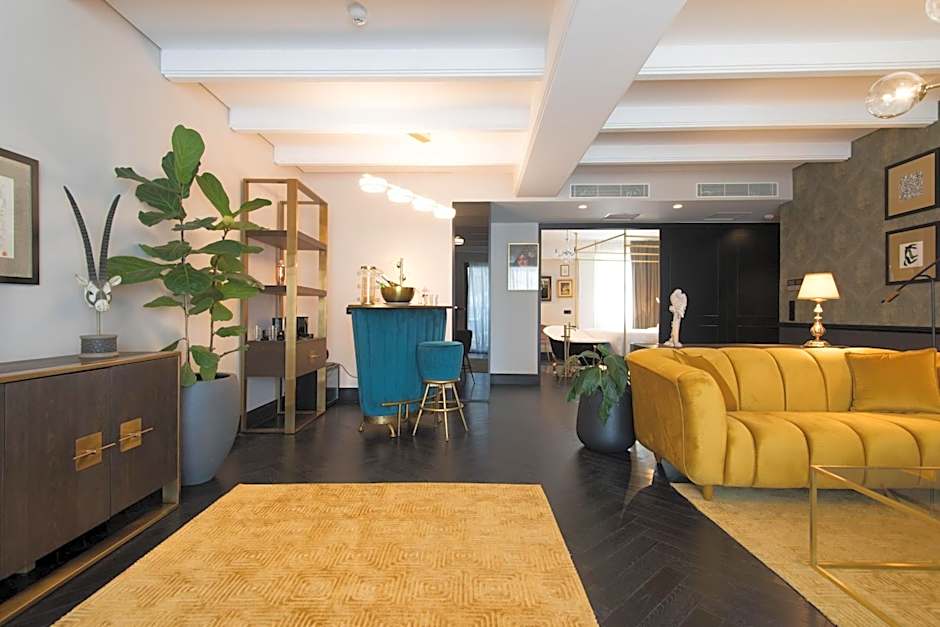  Skylark, Aluma Hotel & Resort