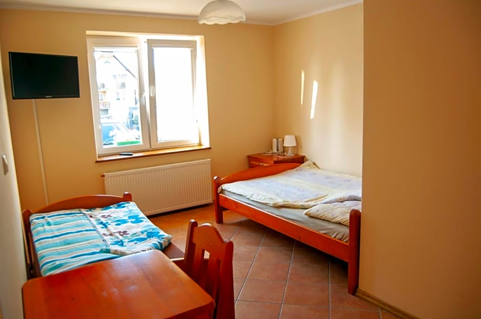 JANTAR Pokoje i Domki u Reni