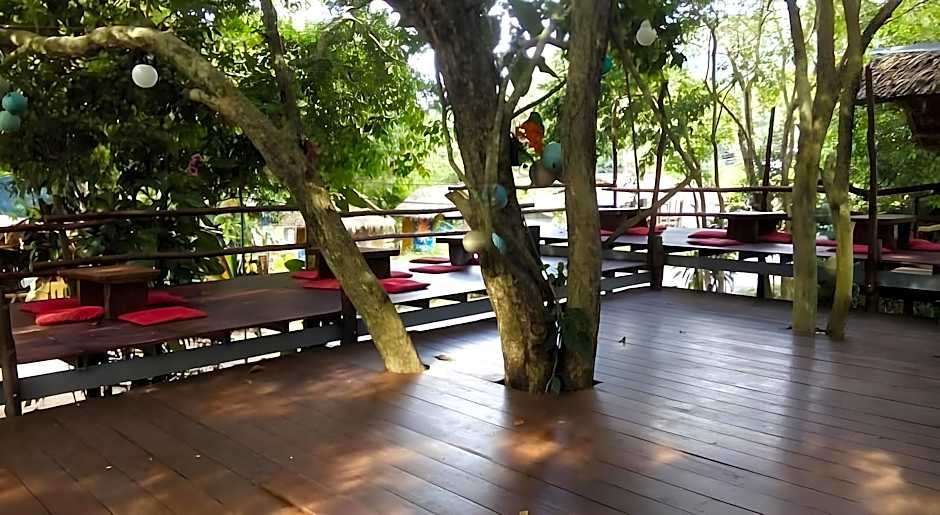 Chill Chill Long Beach Hostel