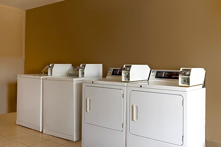 Super 8 by Wyndham McDonough GA