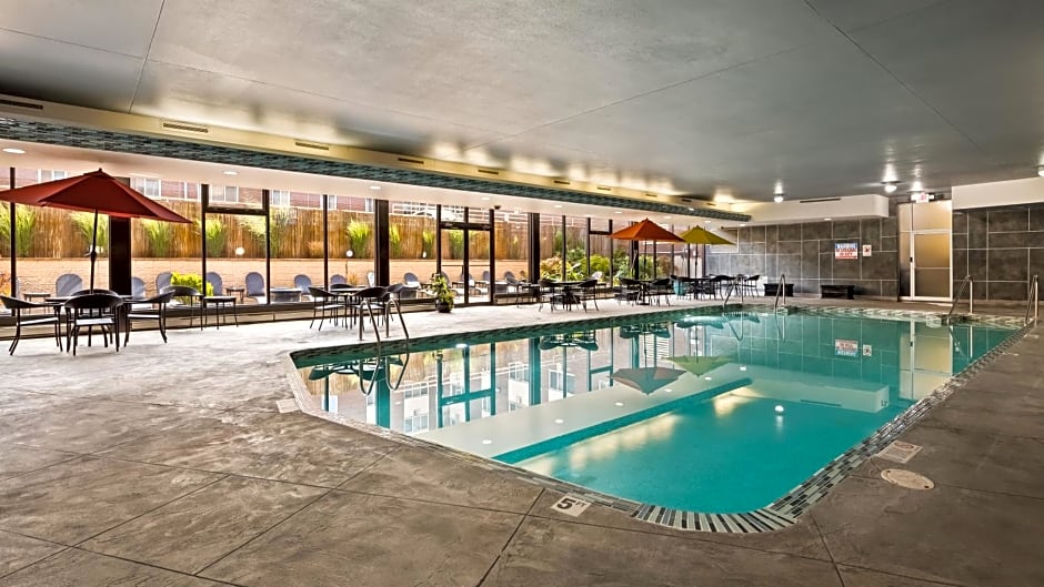 Best Western PLUS Milwaukee West