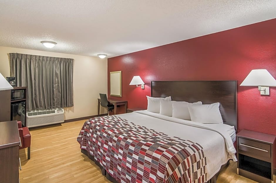 Red Roof Inn & Suites Pensacola East - Milton