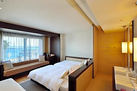 Superior Twin Room with Sea View - Smoking