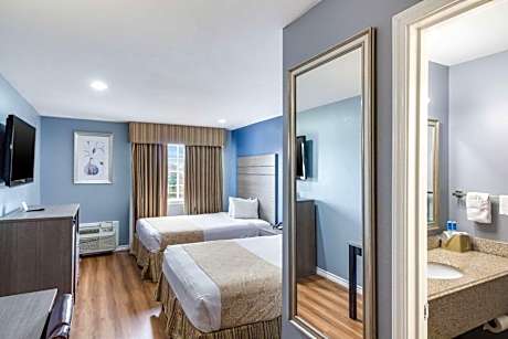 Queen Room with Two Queen Beds - Non-Smoking