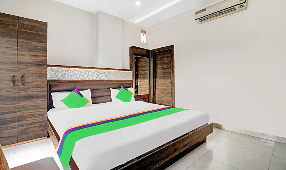 Itsy Hotels Anjali Mahal, 500 Mtrs From Mathura Railway Station