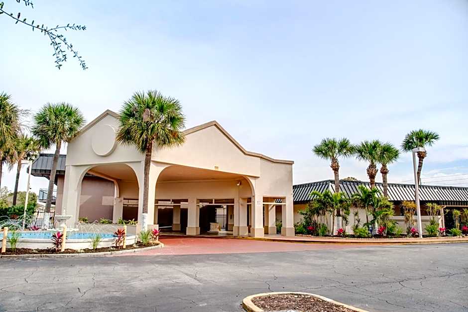 Super 8 by Wyndham St. Petersburg