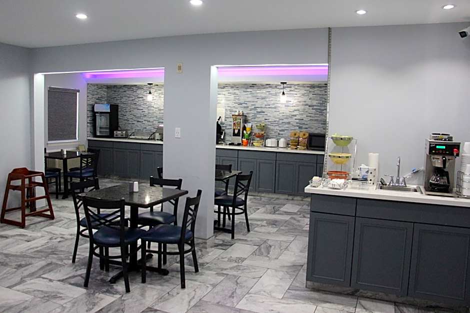 Douglas Inn & Suites Cleveland