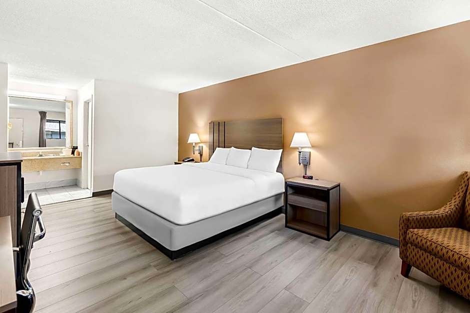 Quality Inn Cleveland Airport