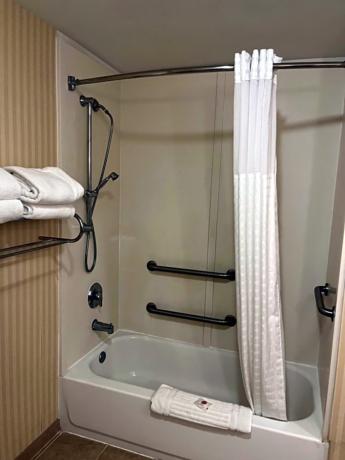 Tapa Hotel, Inn & Suites