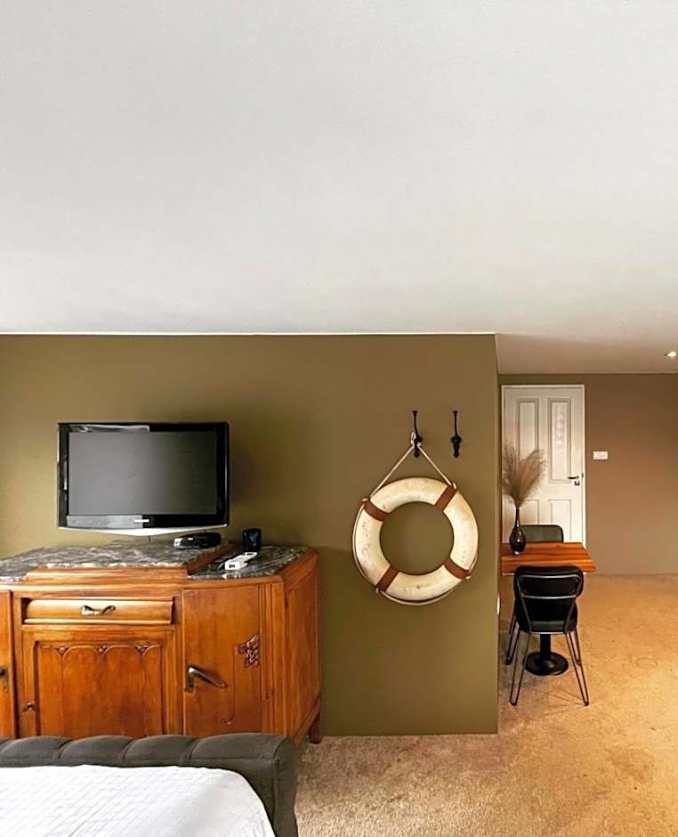 Amster Houseboat Bed without Breakfast