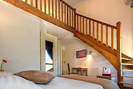 Duplex Family Room (6/7 people)