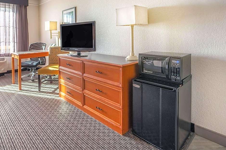 La Quinta Inn & Suites by Wyndham Pueblo