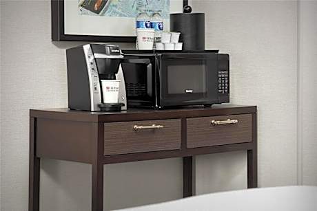Room, 1 King Bed with Sofa Bed (Mini Fridge/Microwave)