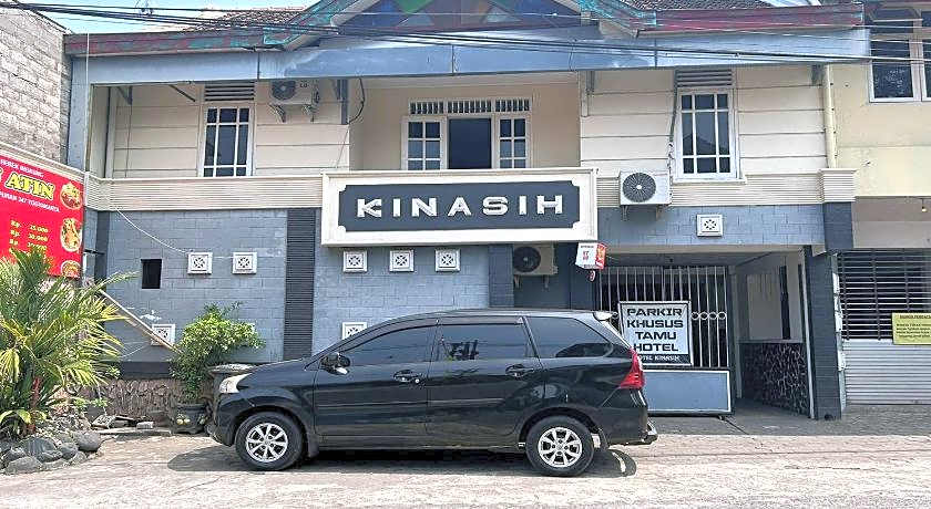 Capital O 93653 Kinasih Hotel