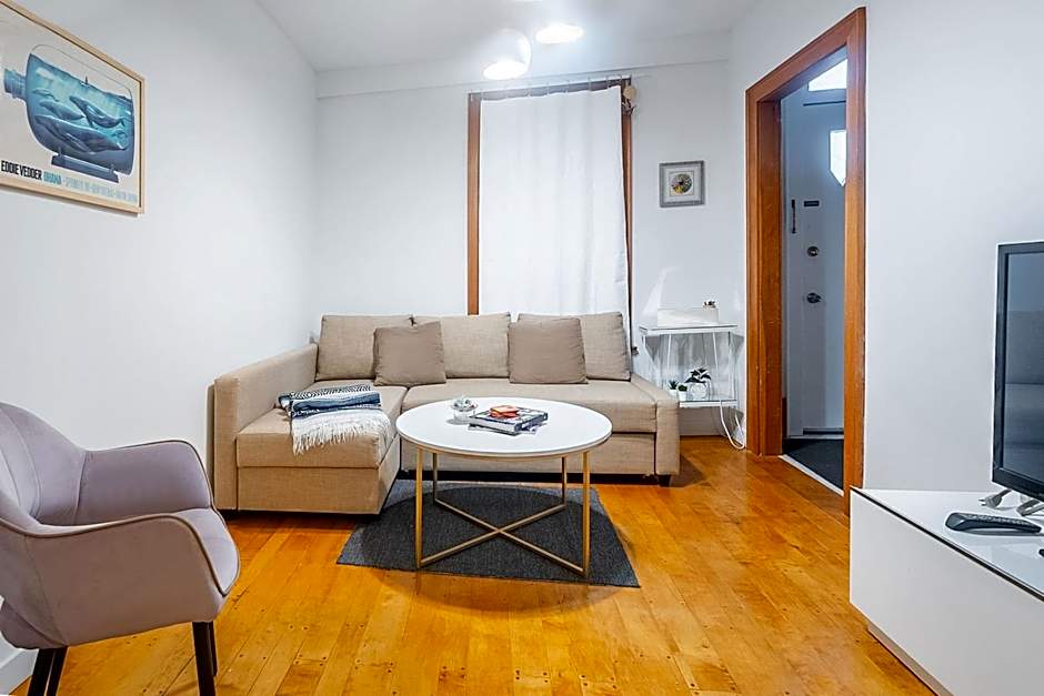 Multi-level Townhome Close to Christie Pits Park