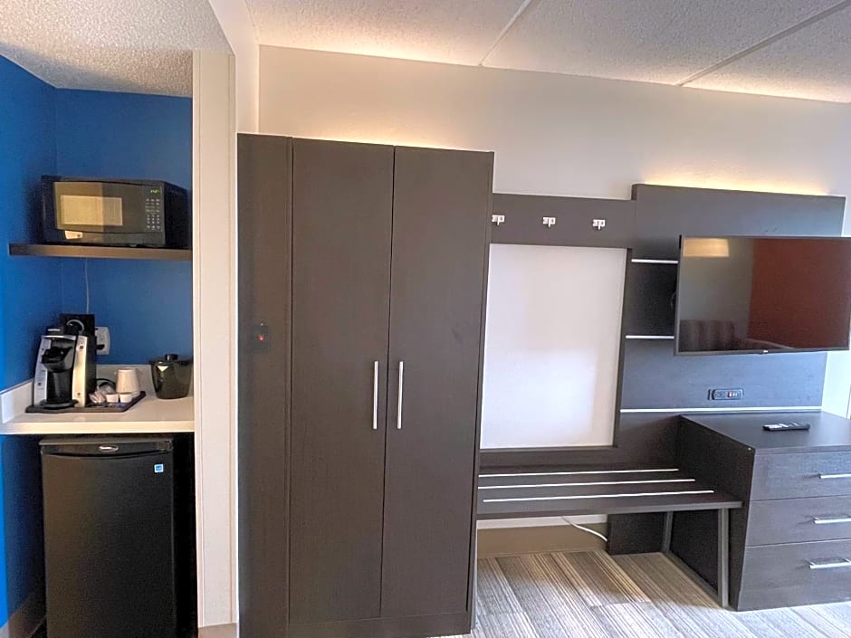 Holiday Inn Express Hotel & Suites Bluffton at Hilton Head Area, an IHG Hotel