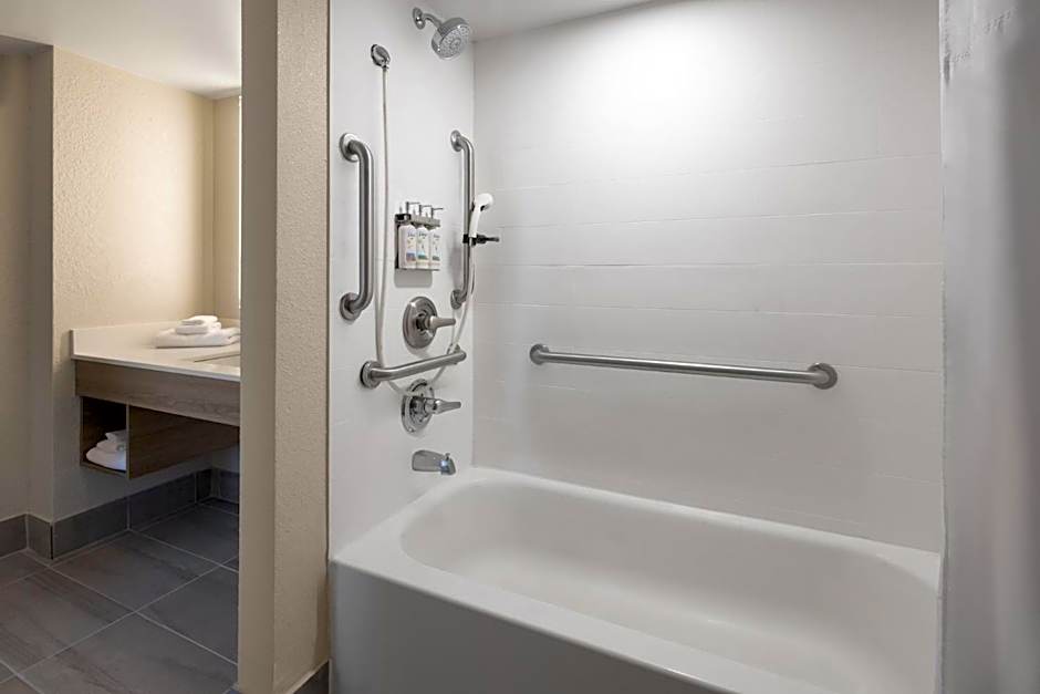 Holiday Inn Express Augusta Downtown By IHG