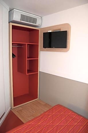 3 Single Beds - Essentiel Plus Room