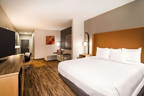 1 King Bed and 1 Full Bed Studio Suite Non-Smoking