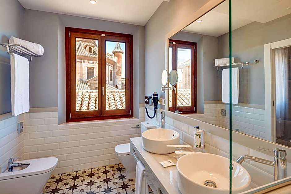 Sercotel Granada Suites