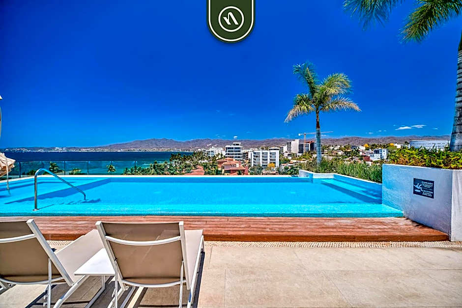 2BR Condo with Rooftop Pool - Private Terrace