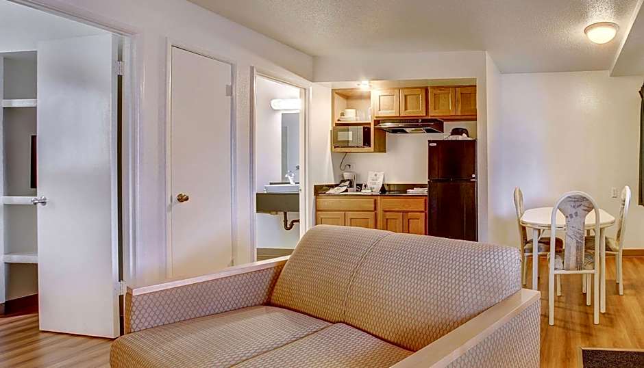 Motel 6-Coos Bay, OR